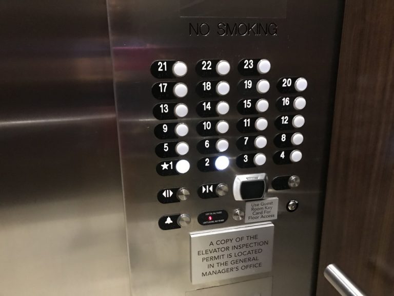 エレベーターボタン