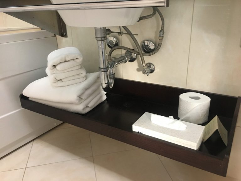 洗面台下(バスタオルなど)