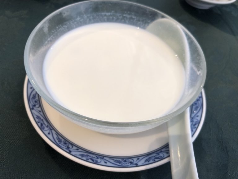 もち麦入り杏仁ミルク