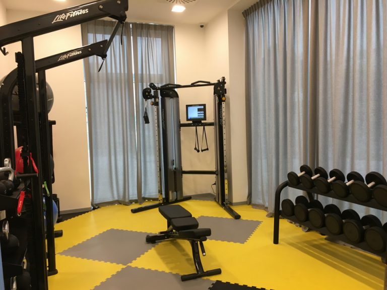 フィットネスルーム(筋トレマシーン)