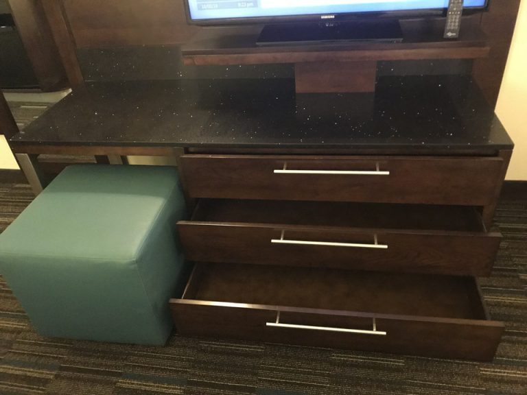 TVカウンター収納スペース