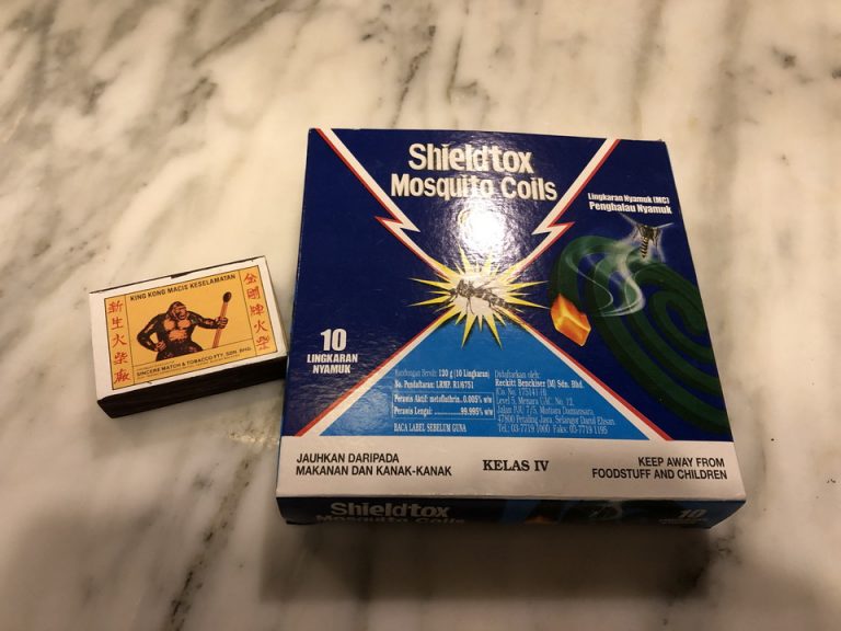 かとり線香とマッチ