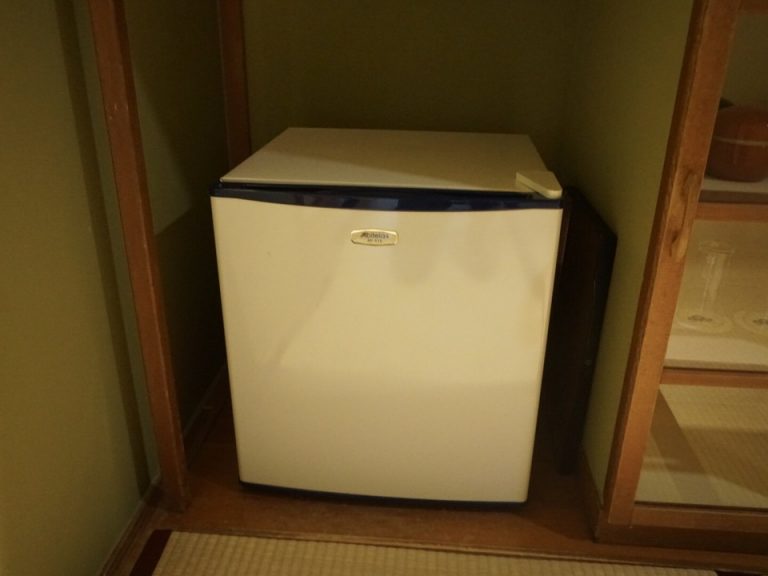 部屋の冷蔵庫
