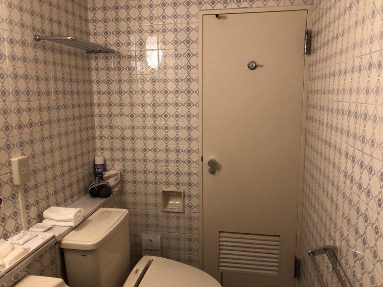 バスルーム 入り口方向