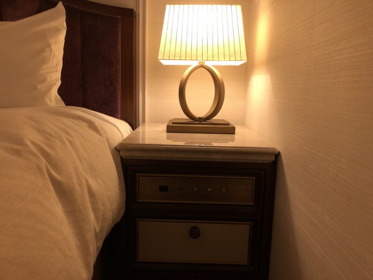 ベッドサイド(3)