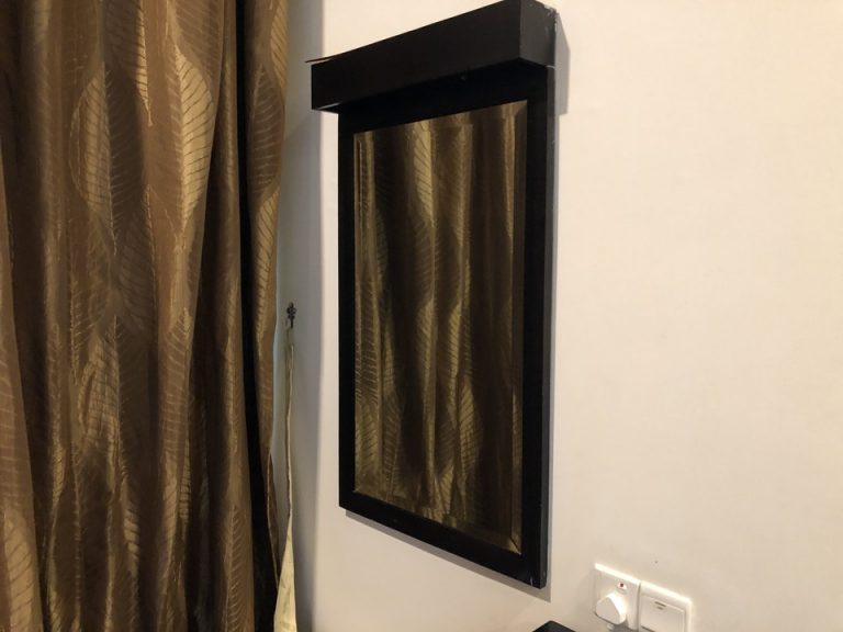 マスタールームの鏡