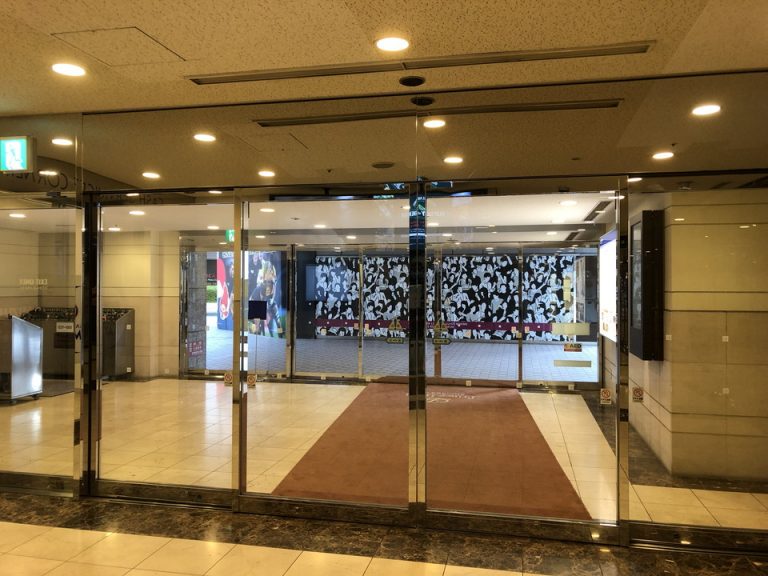 1Fエントランス 中から撮影 アネックスタワー