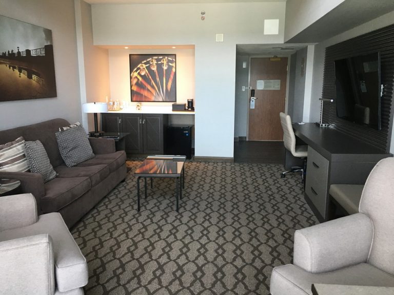 客室全体(入口方面)