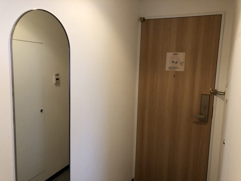 入り口ドア内観(2)