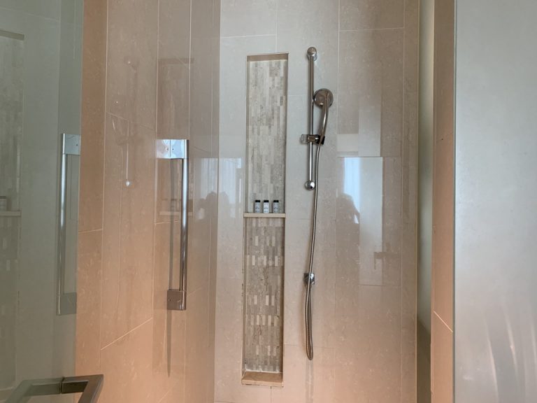 客室のバス・トイレ_シャワー