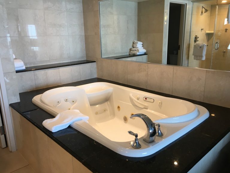 バスタブ(階段上)