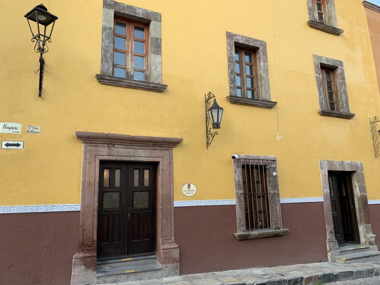 コンシェルジュ 入り口(1)