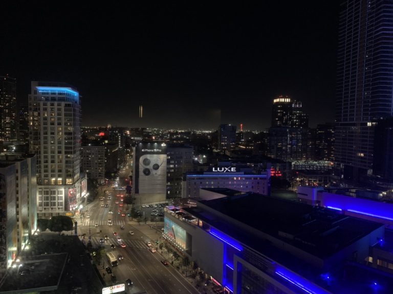 夜の部屋からの景色