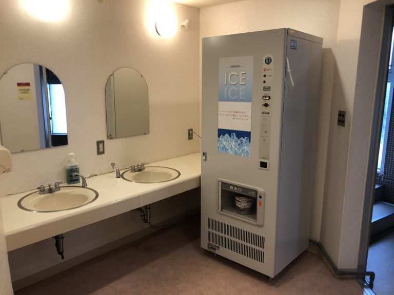 コインランドリー(4)