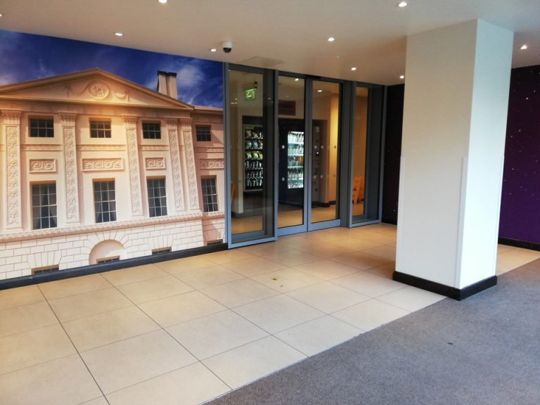 エントランス内観3