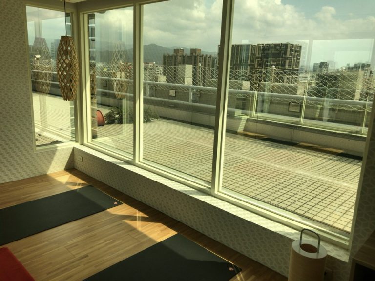 ヨガと瞑想ルーム (5)