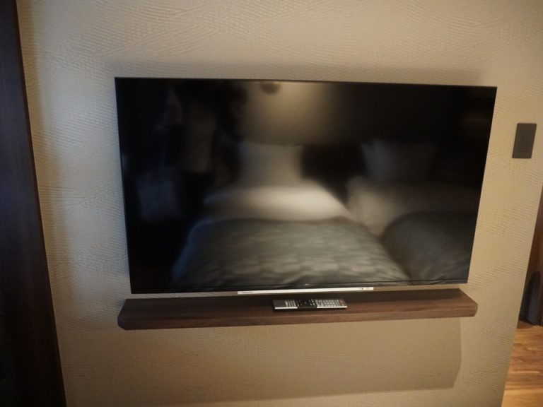 テレビは大きめ