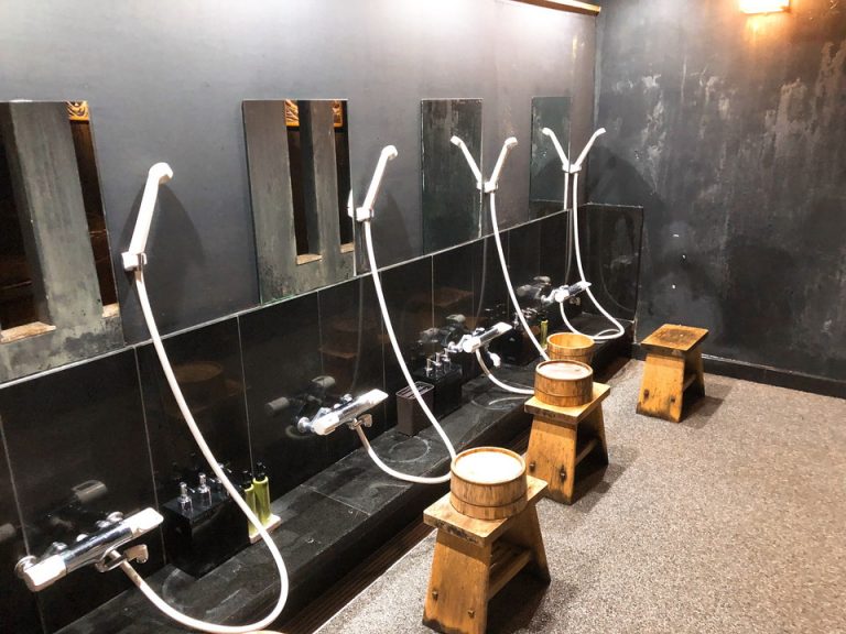 大浴場の洗い場