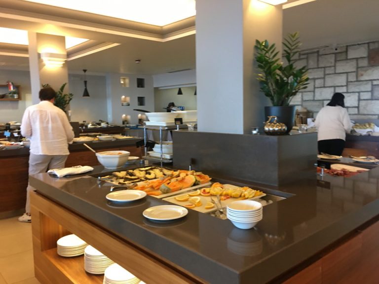 レストラン(ブュッフェスタイル)(2)