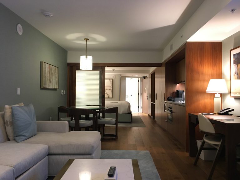 客室ベランダ側から