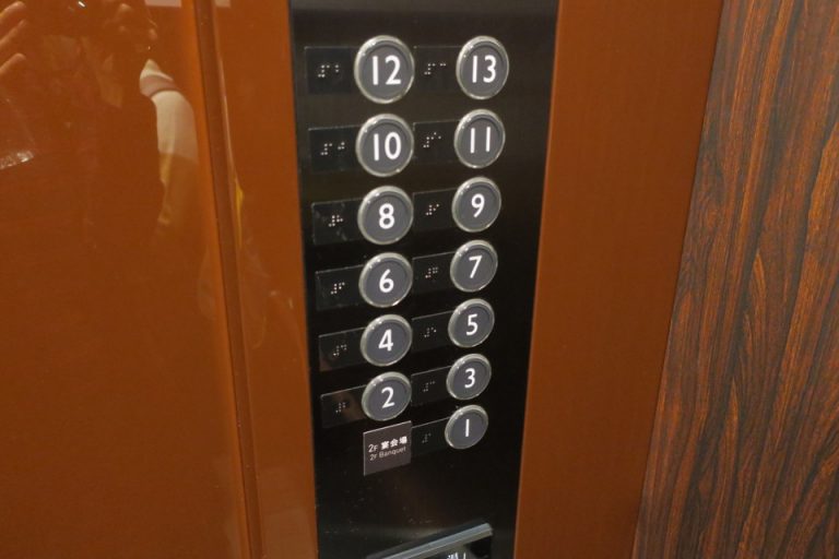 エレベーター階数ボタン2