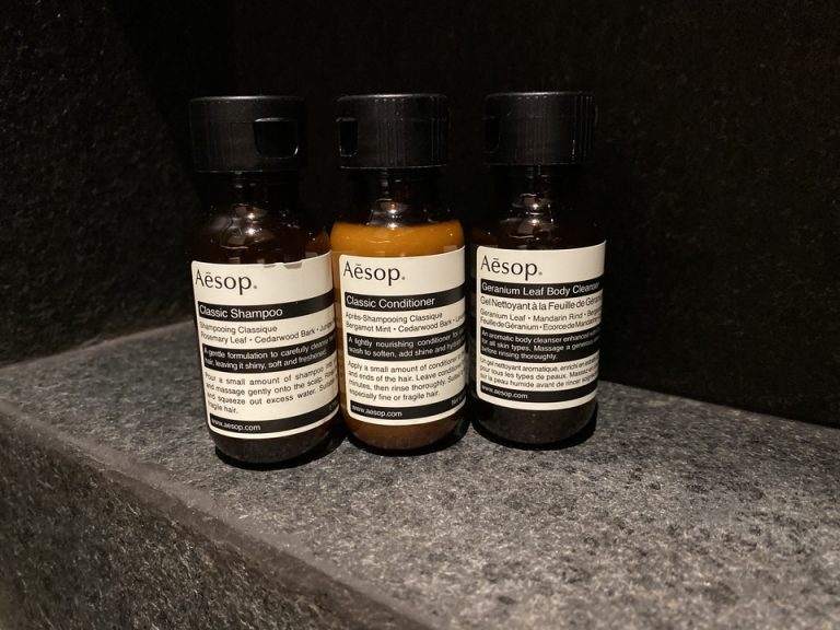 アメニティー(シャワールーム内)