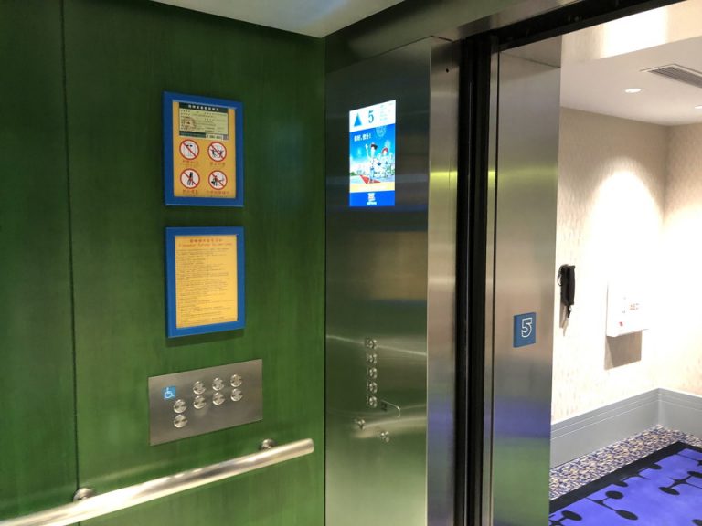 エレベータ内観_01