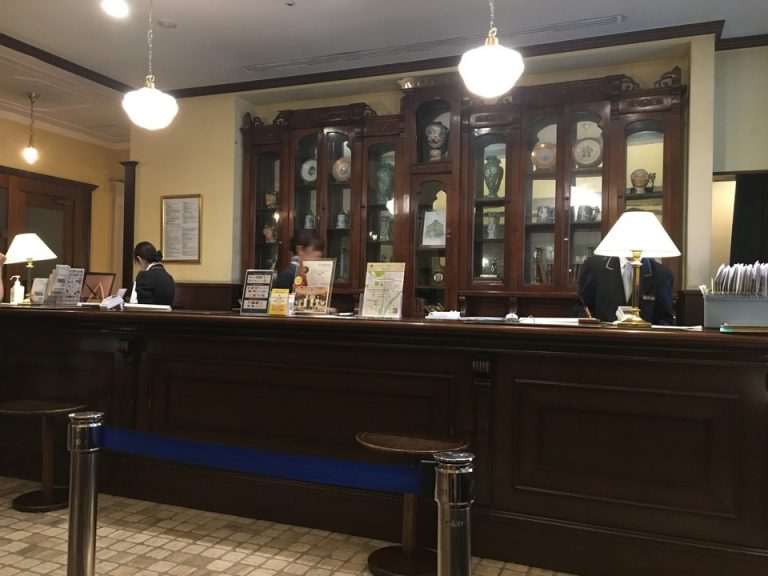 フロントカウンター