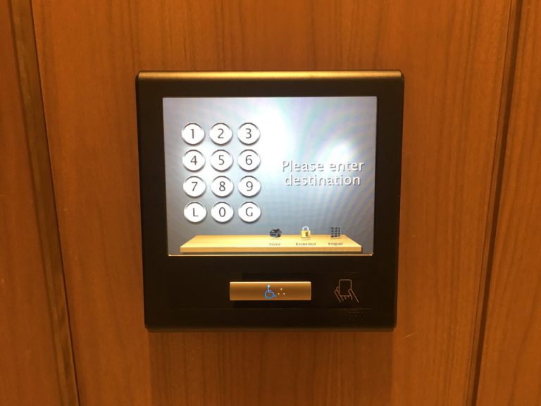 エレベーターの操作ボタン