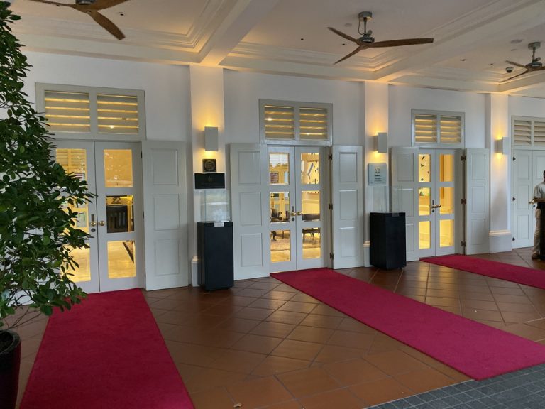 エントランス外観