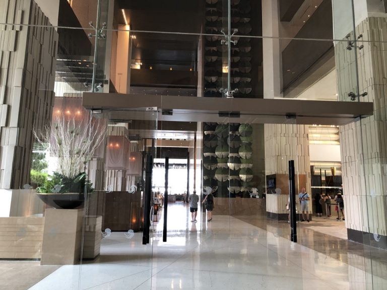 エントランス外観