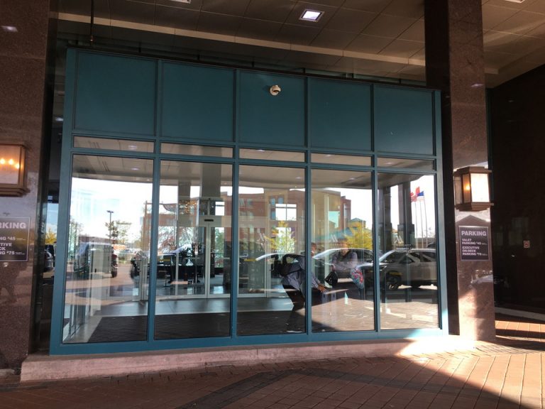 エントランス外観