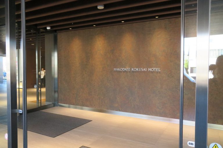 エントランス外観3