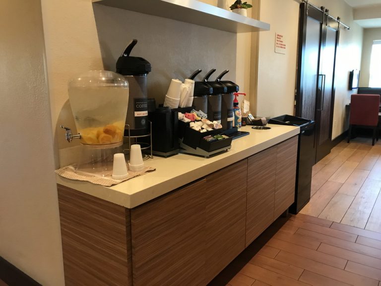 ロビーにある水やコーヒーなどなどはいつでも自由に頂けました