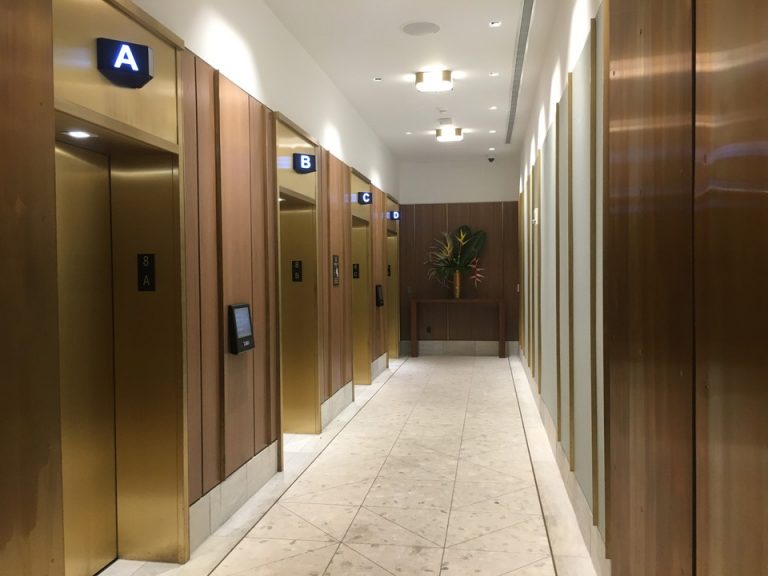 ロビーフロアのエレベーターホール