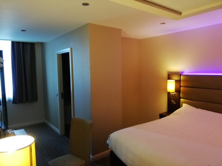 客室全体(入口方向)2