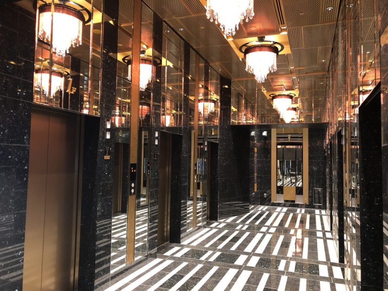 フロントロビー階 エレベーターホール(1)