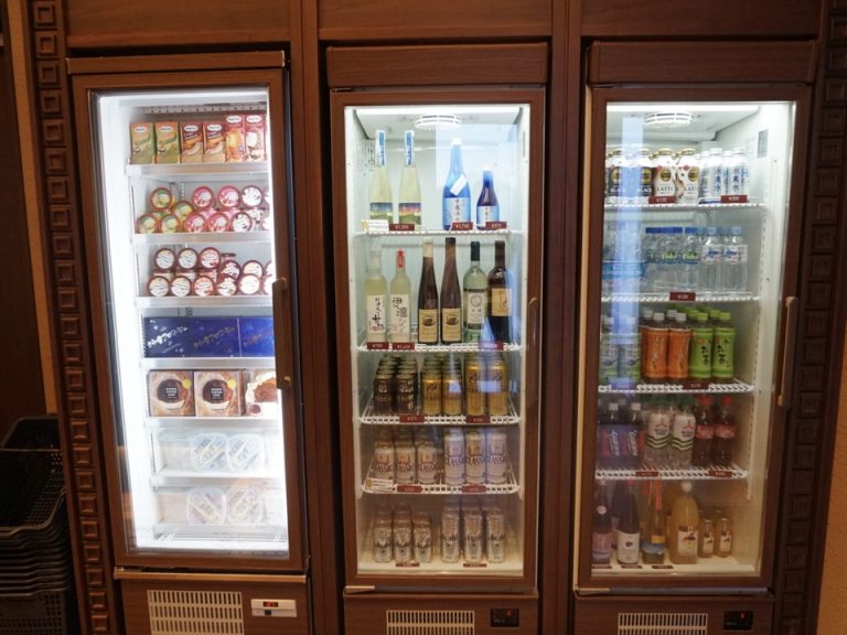 館内ショップにはお酒類も豊富に