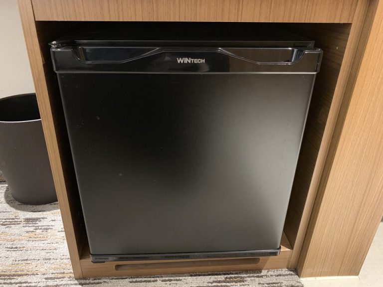 冷蔵庫(閉じた状態)