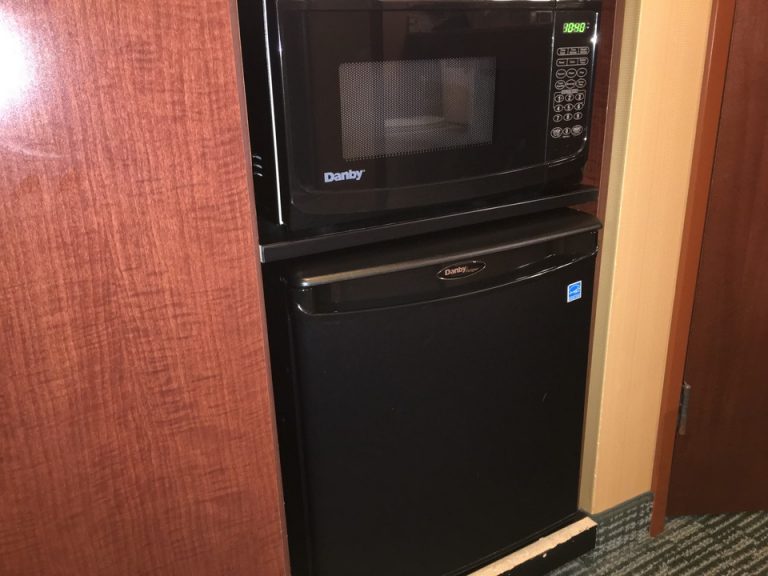 冷蔵庫閉じた状態