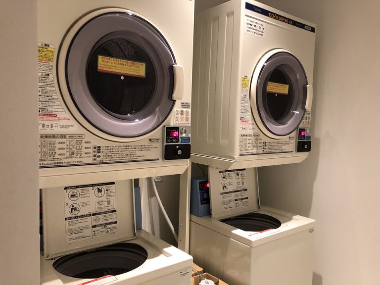 2F コインランドリー