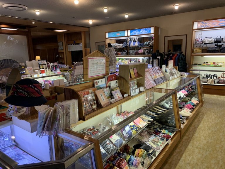 ショップ内観2