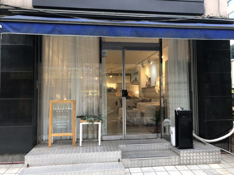 ホテルから近い人気のおしゃれカフェ