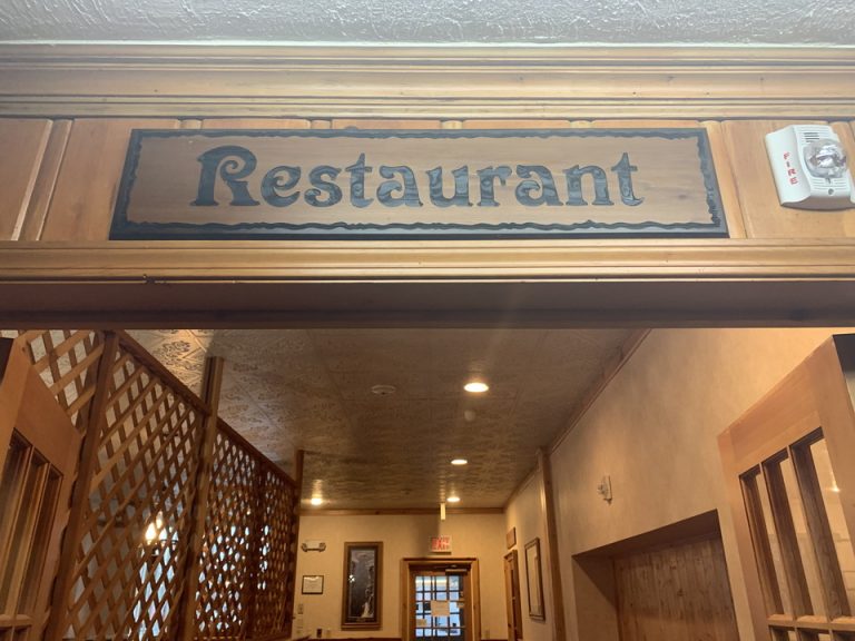 ここは主に朝食の会場として使われているようでした。