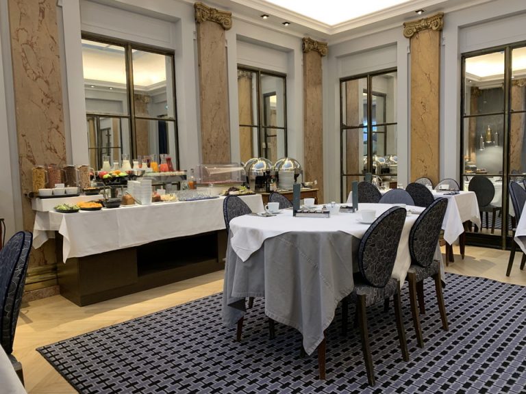 朝食(客席一部)