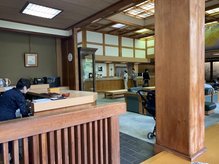 ロビー横のラウンジ