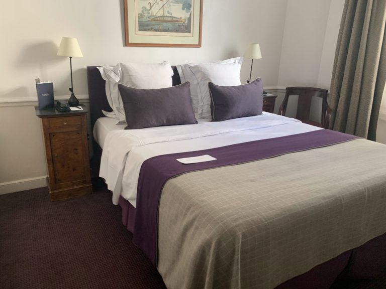 客室(ベッド全体)3