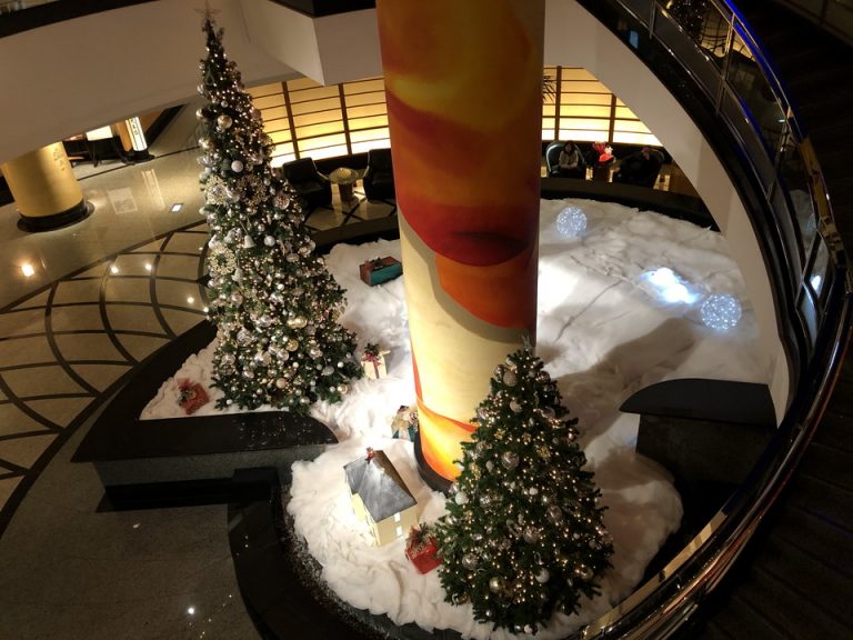 2Fフロント ロビーから1Fロビー