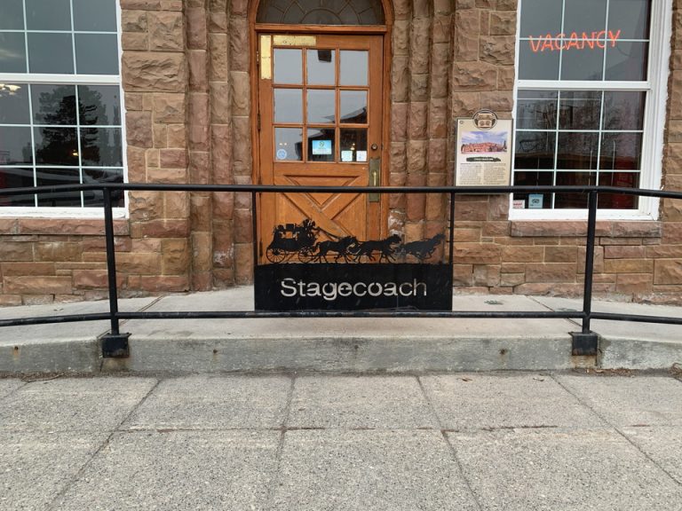 Yellow Stone国立公園近辺ホテルらしいデザインでワクワクします。