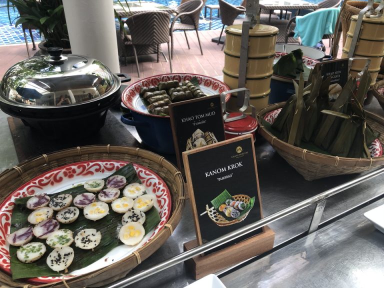 見たこともないようなタイ料理が。